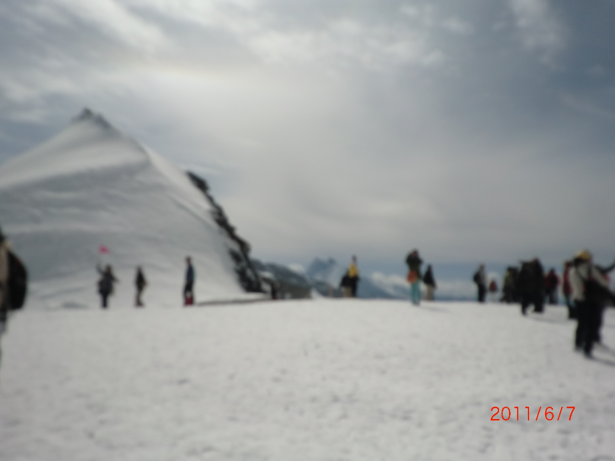 山上雪景